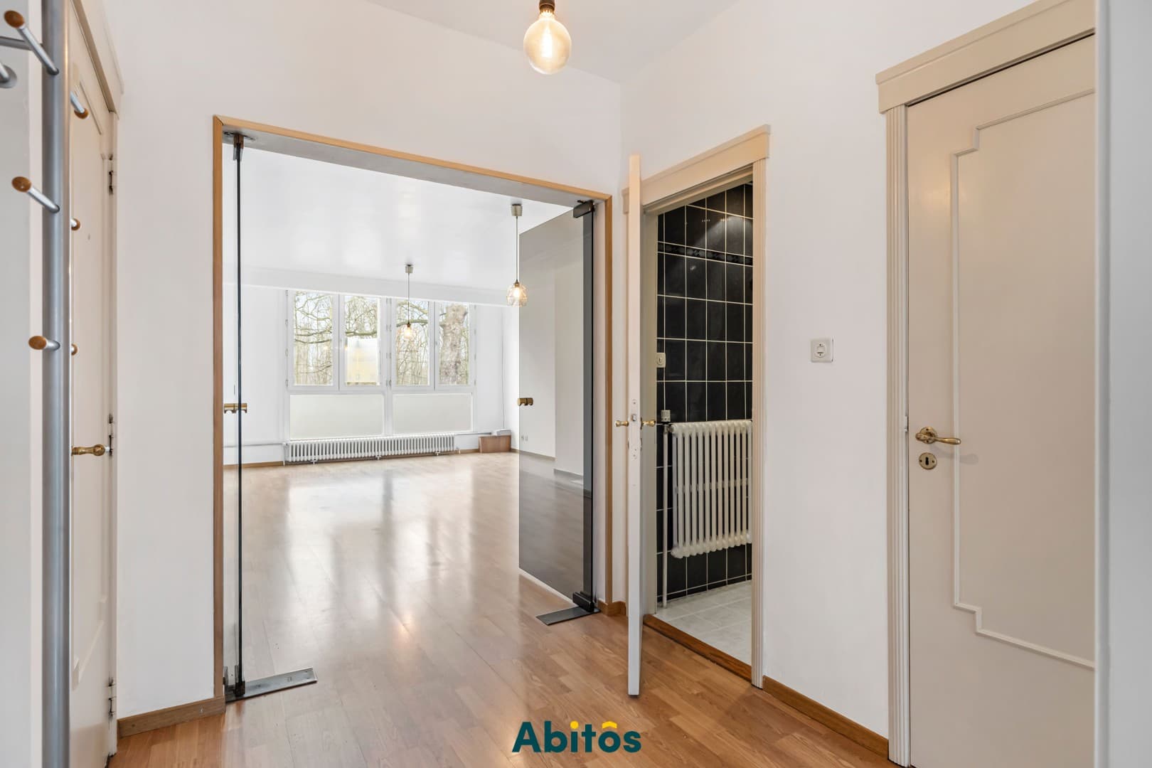 Twee slaapkamerappartement met garagebox