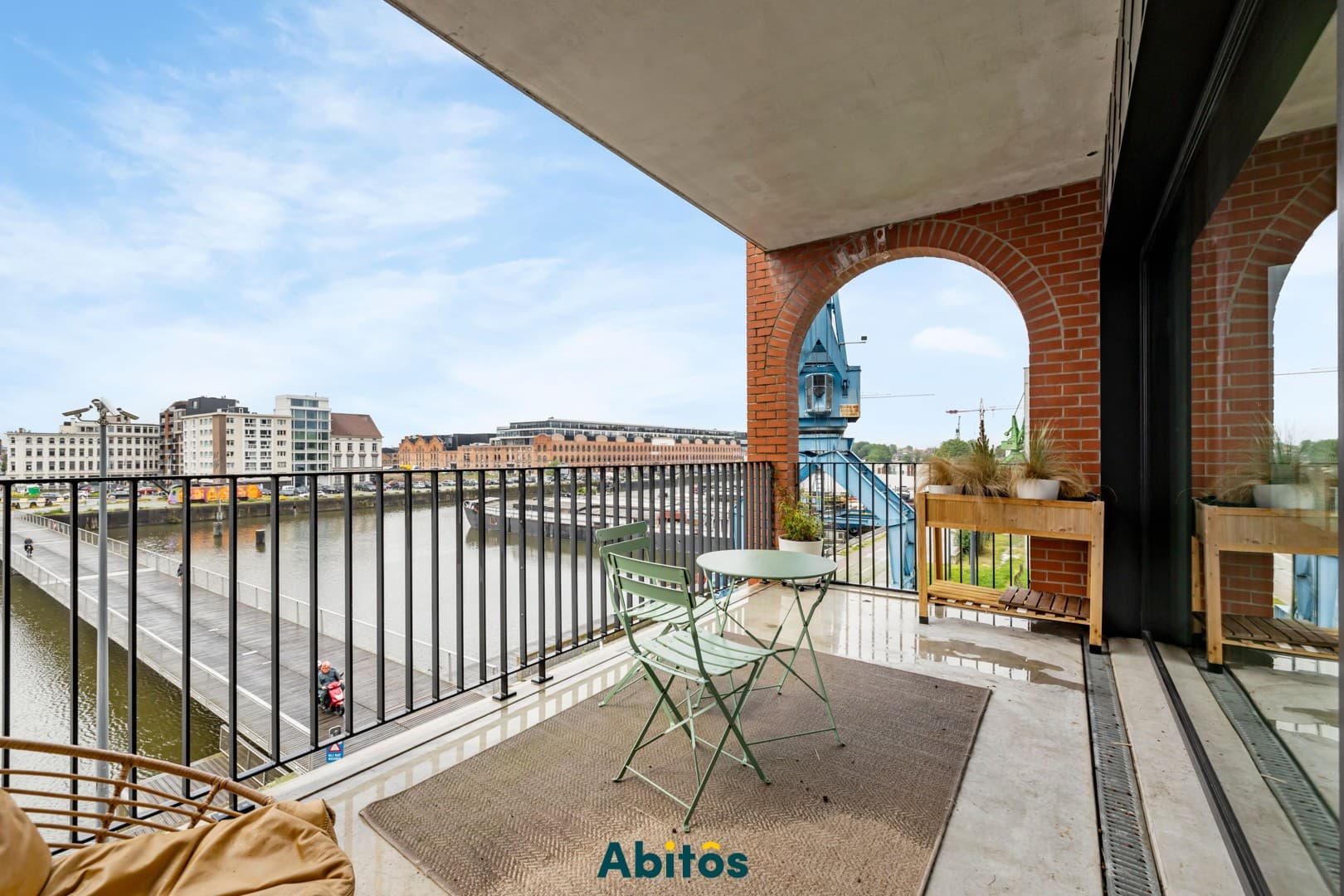 Ruim 3 slaapkamerappartement aan het water