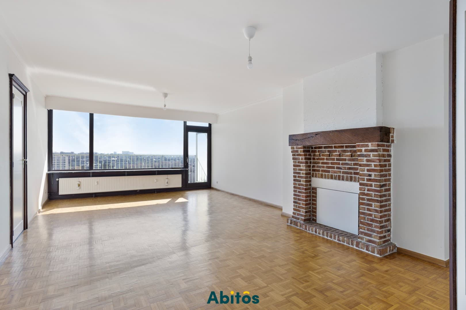 Gerenoveerd tweeslaapkamer appartement met uniek uitzicht