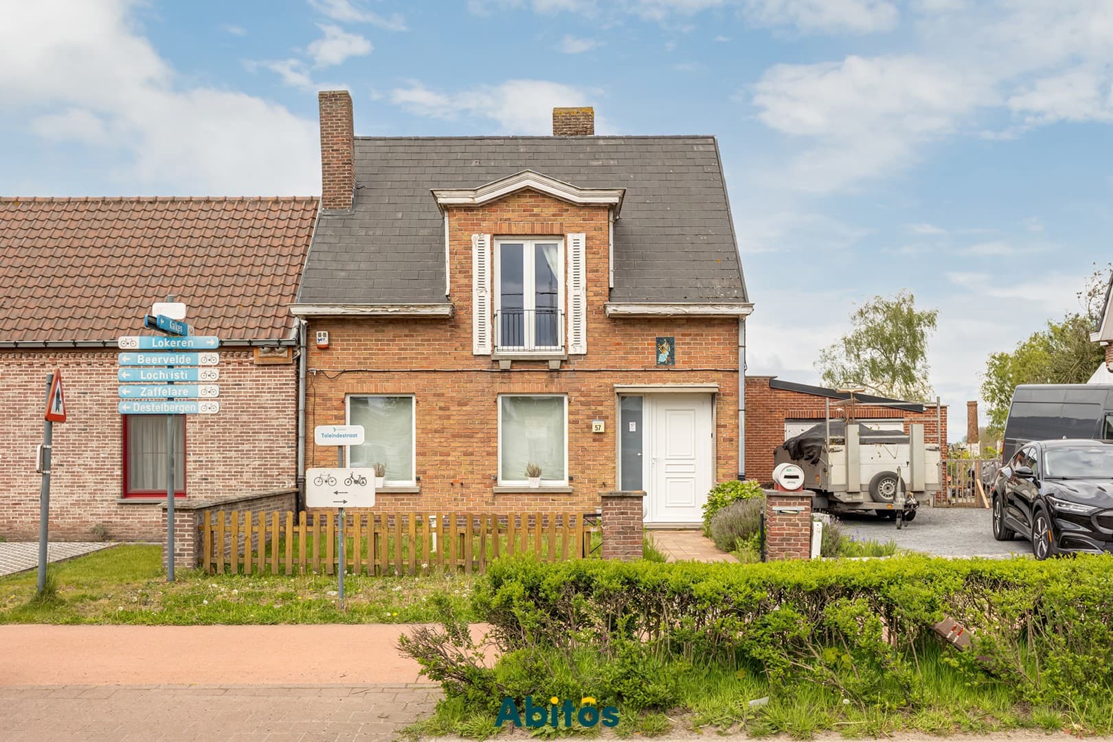 Te renoveren woning met ruime tuin in Beervelde, Lochristi
