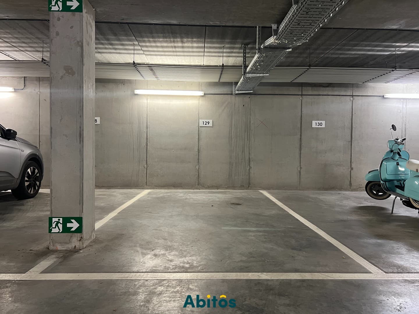 Ruime ondergrondse autostaanplaats in residentie Tribeca