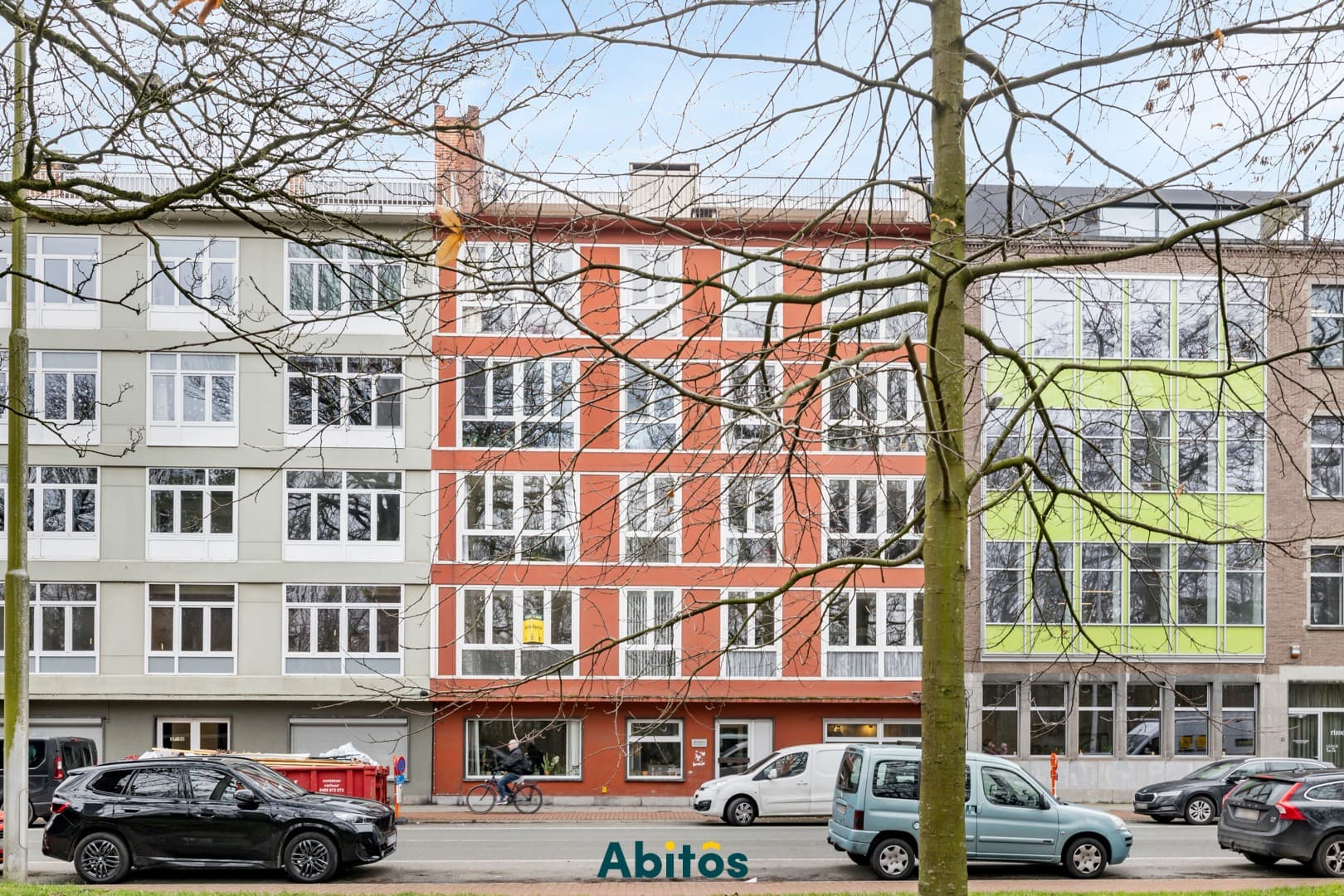 Twee slaapkamerappartement met garagebox