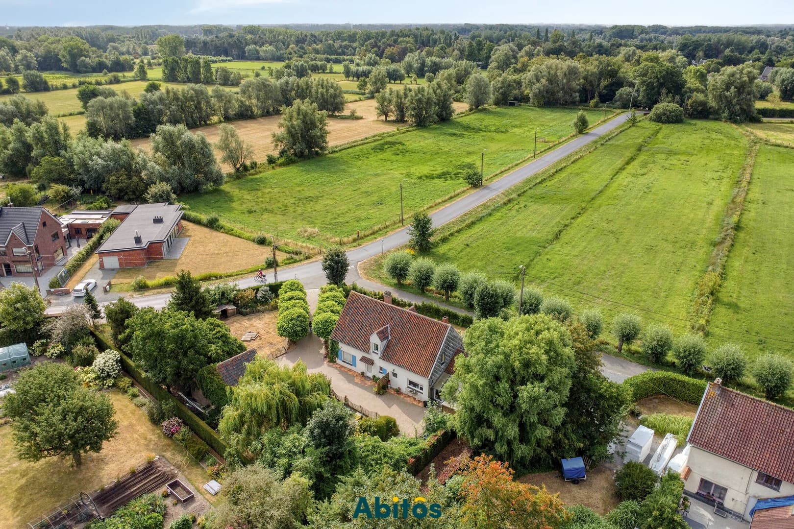 Unieke villa met bijwoning in een rustige omgeving